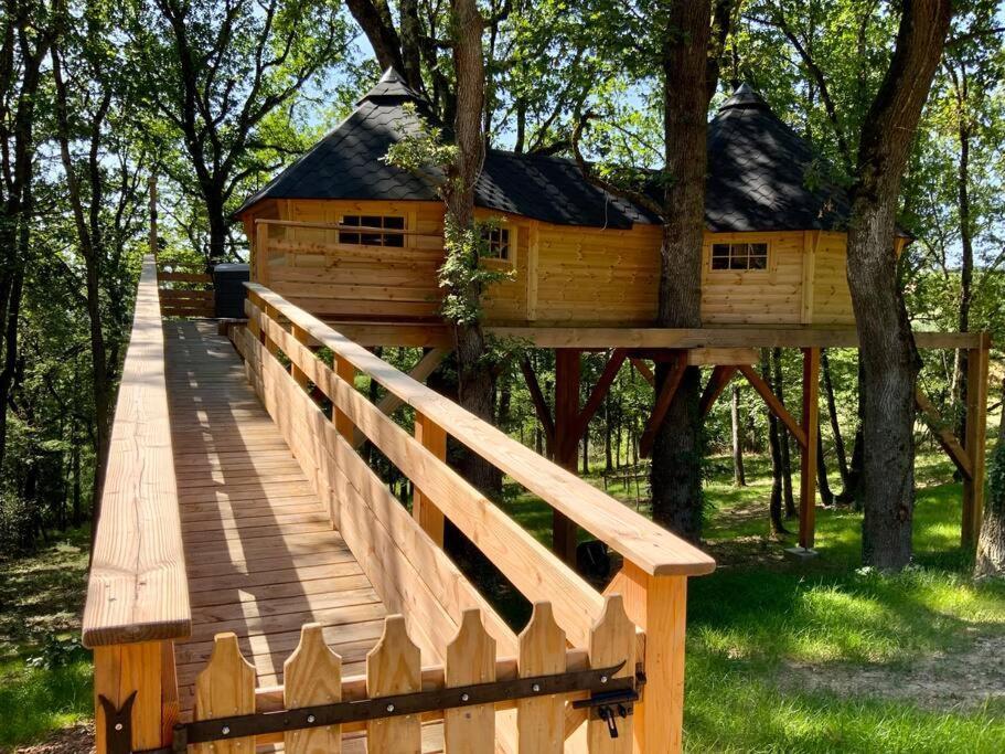 La Cabane Perchee De La Mure Bongheat Exterior foto